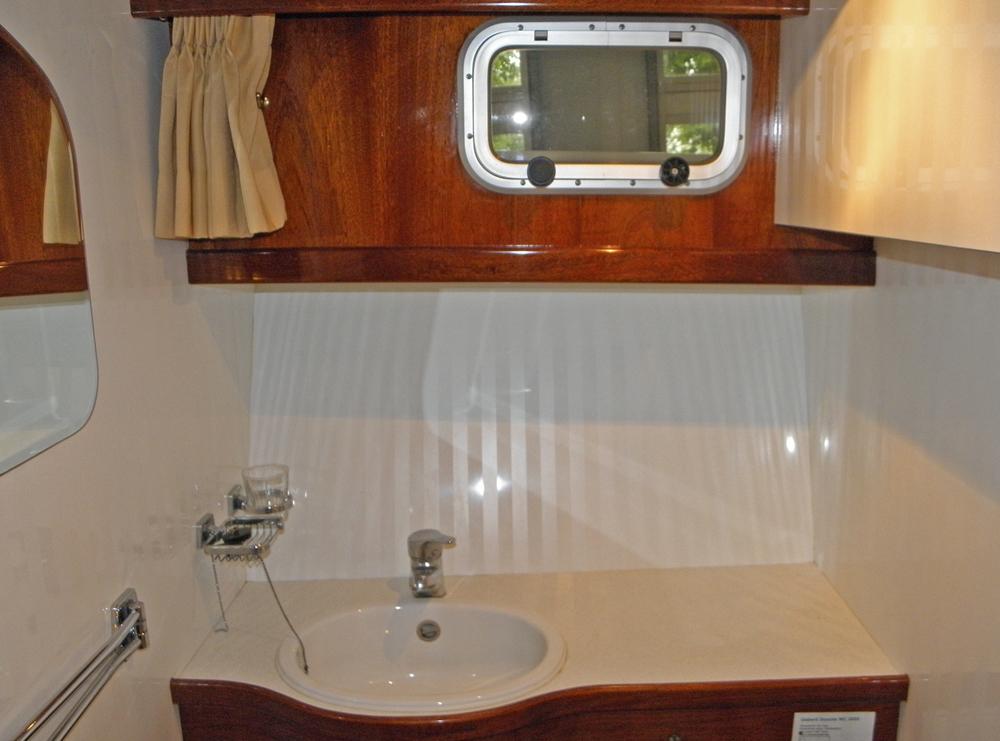 Fore ship, Accommodation